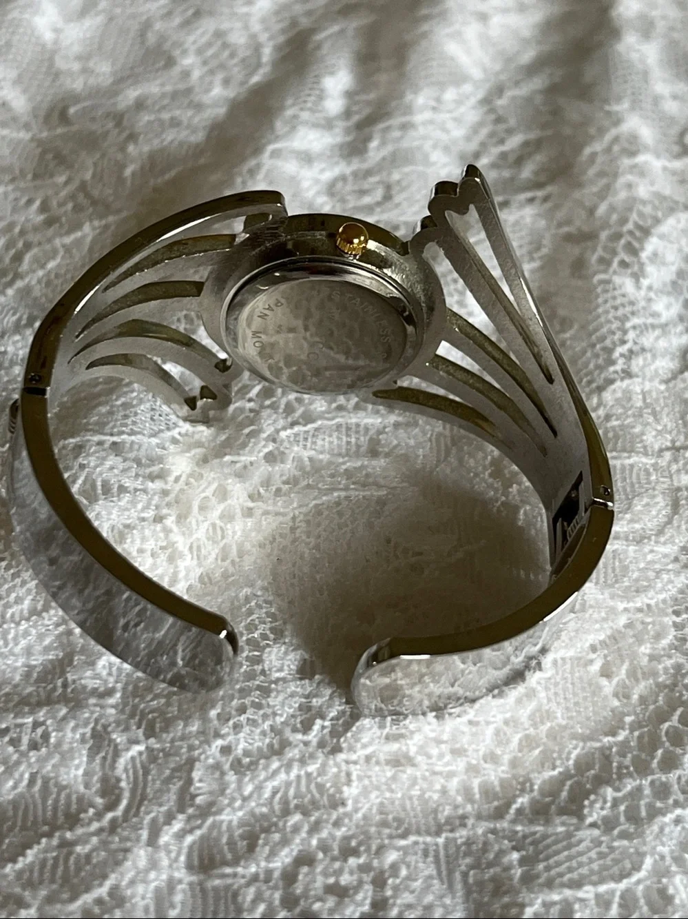 Wincci Two-Tone Cuff Watch with White Dial